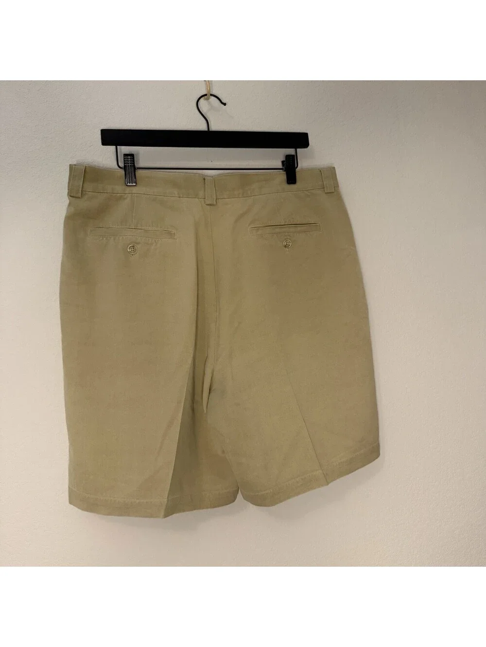 Tommy Bahama 100% Silk Shorts Men’s Size 36 Beige Khaki Luxury